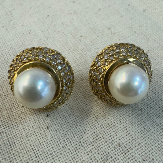 14K gold Stud Earrings set with Pearl & Diamonds