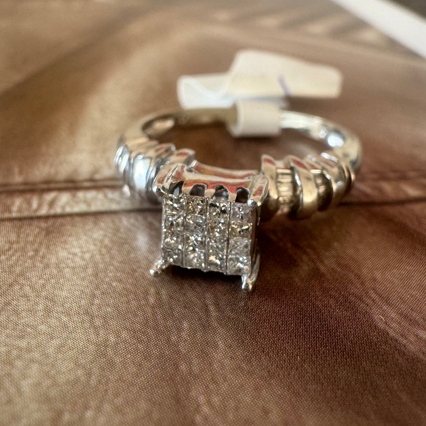 14K gold ring set with Diamonds