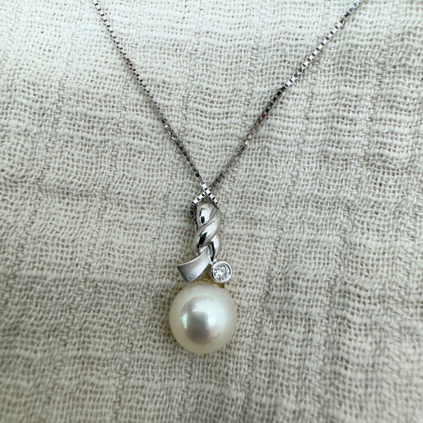 14K gold necklace set with Pearl & Diamond