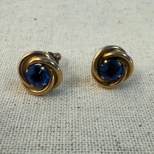 14K gold Earrings set with Sapphire