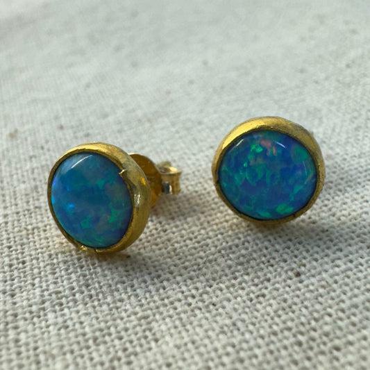 18K gold Stud Earrings set with Opal