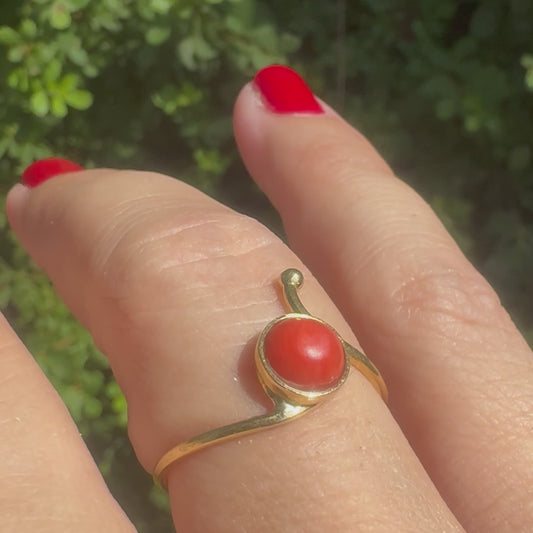 14K gold ring set with Coral